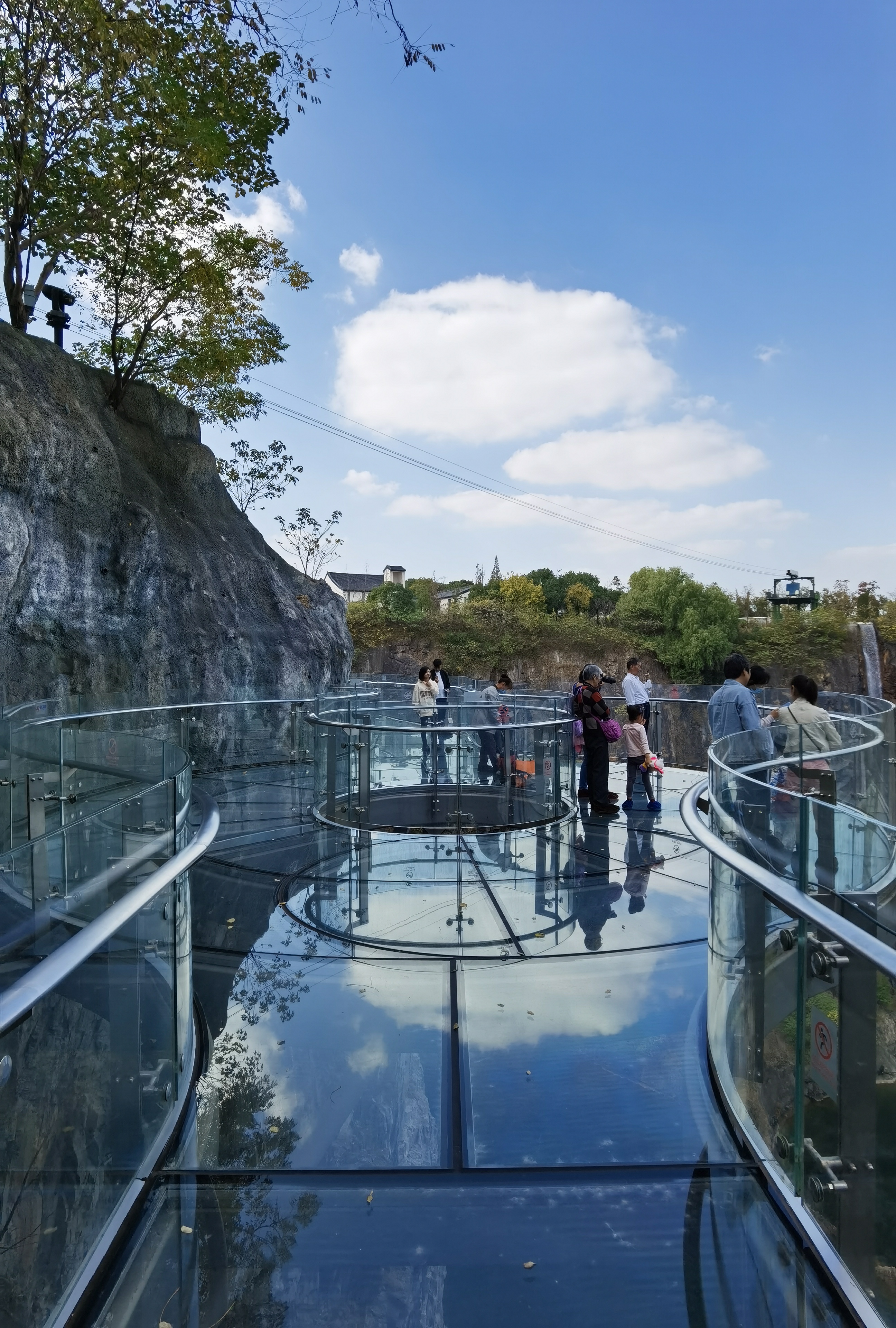 为什么深坑酒店被称为建筑奇迹,惊艳世界的深坑酒店