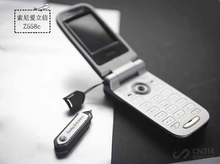 曾带詹姆斯·邦德驰骋沙场当年你是否渴望得到一款索尼爱立信？