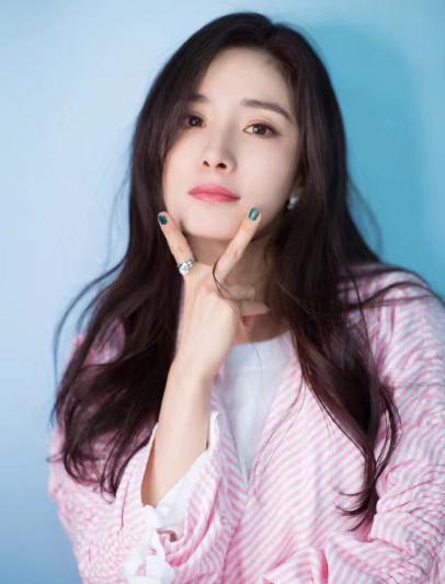 杨幂一样的发型时尚又实用,杨幂适合特别短发发型