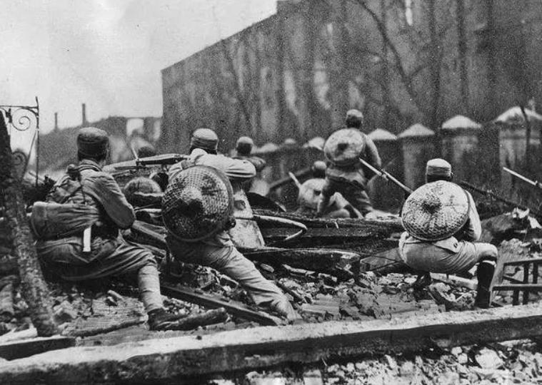 43年陈毅带来自产香烟“飞马”,主席边抽边说:“飞马”劳苦功高