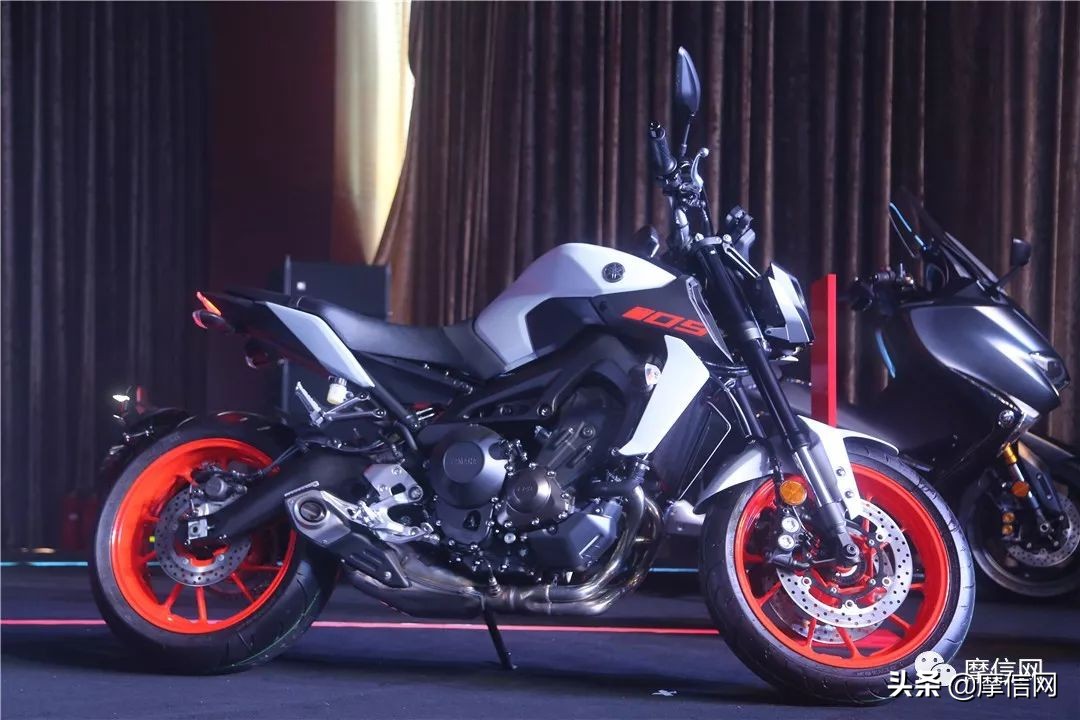 雅马哈tmax530顶配价格,雅马哈tmax530和xmax300对比