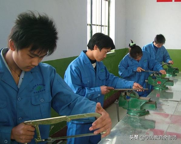 学习不好是上高中好还是技校好,现在到底是上高中好还是上技校好