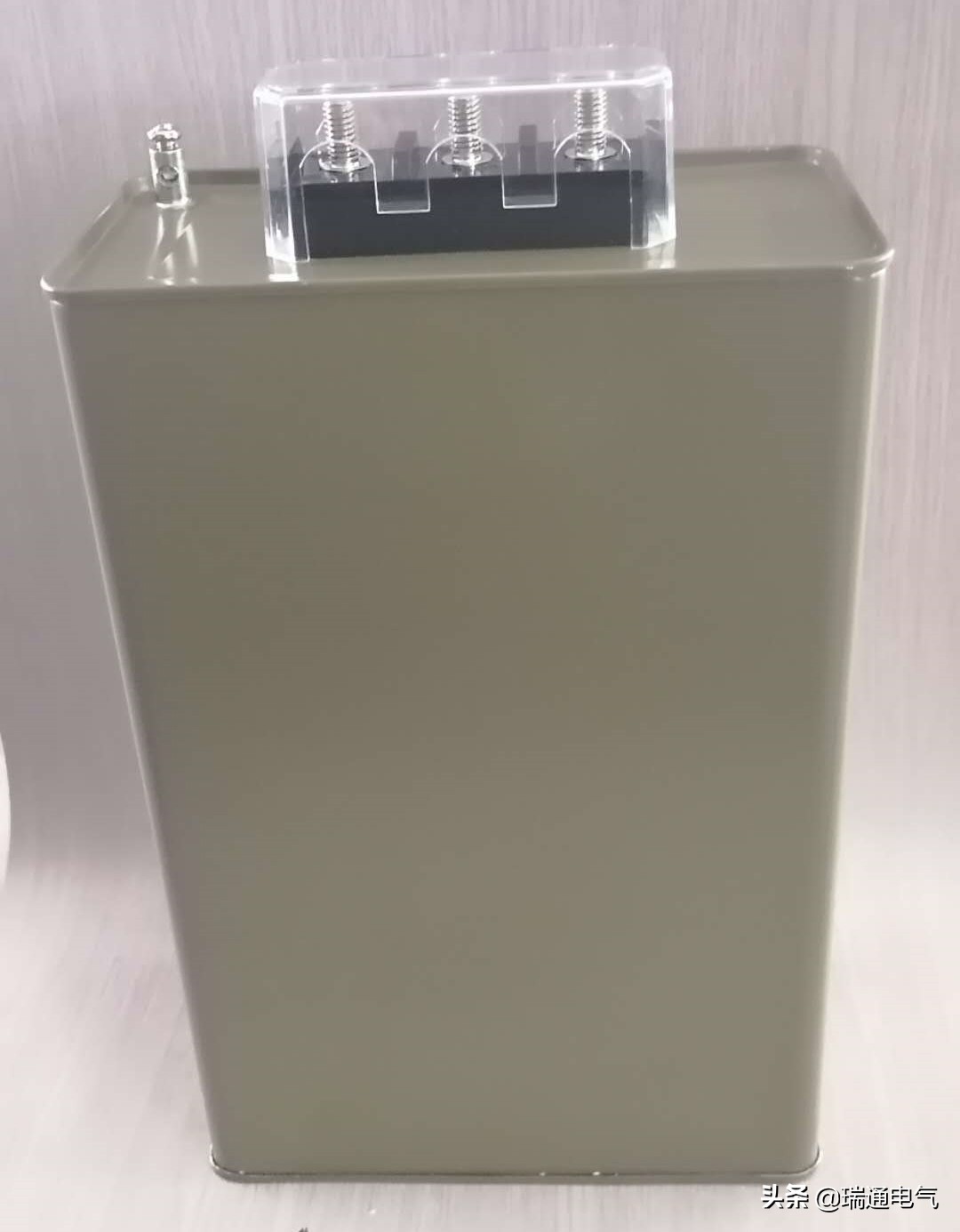 电容器容量过低导致什么,电容器电压为什么不能跃变