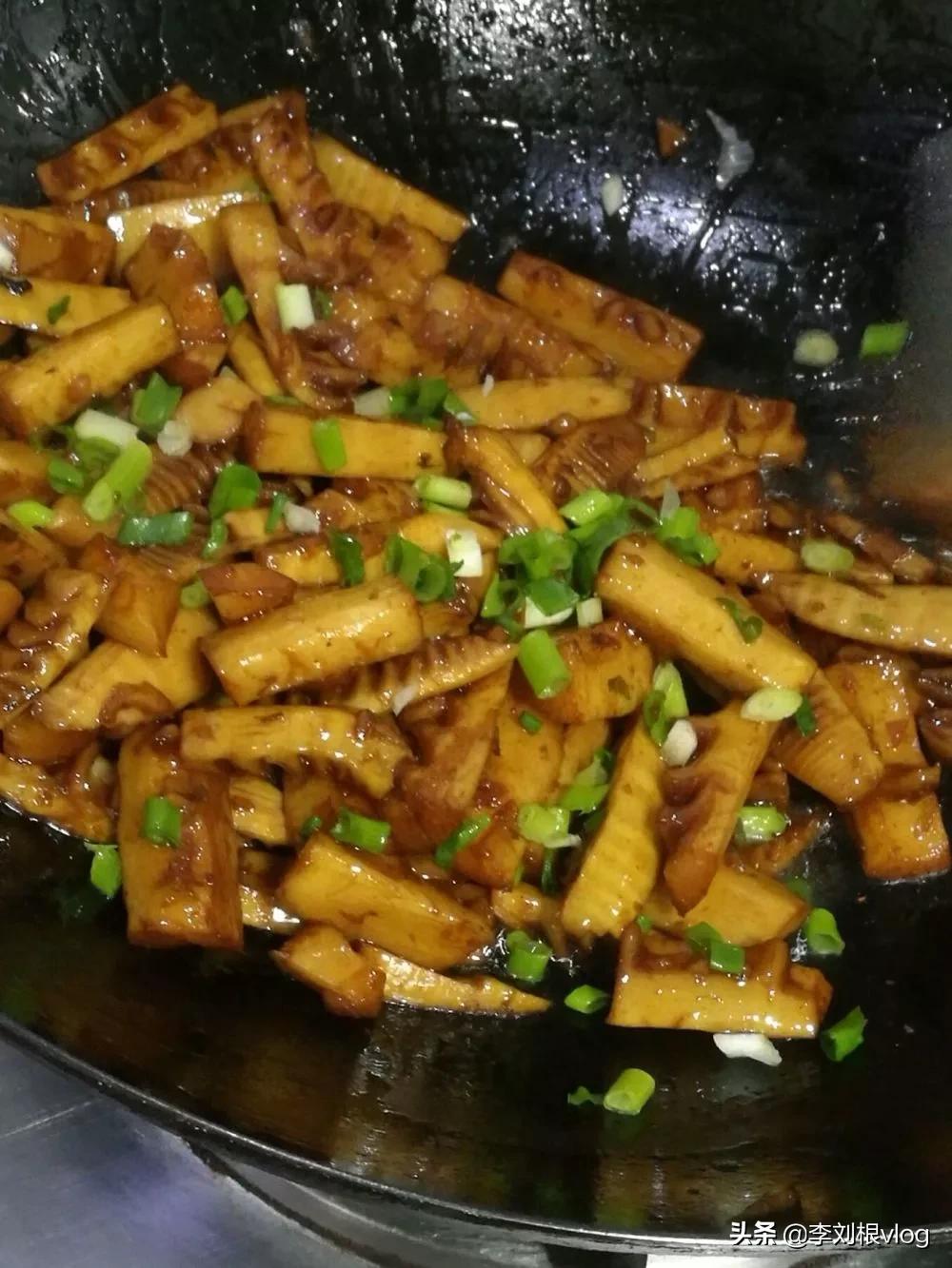 泡椒竹笋的做法简单好吃,竹笋雪菜做法简单又好吃