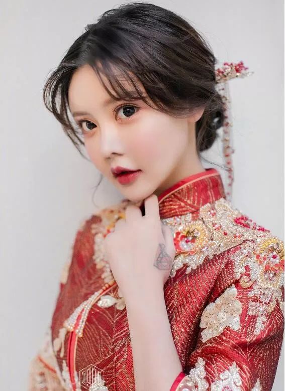 韩安冉变形计是和哪个男生谈恋爱,韩安冉上变形计前整过容吗