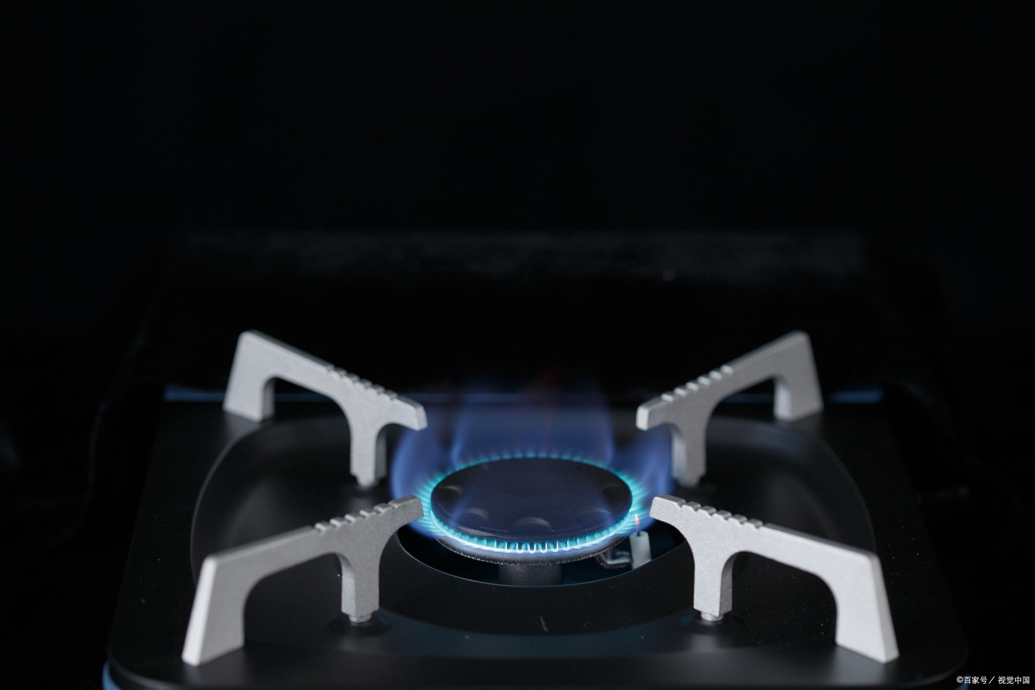 煤气灶出气管堵了怎么办,燃气灶堵了刷不干净