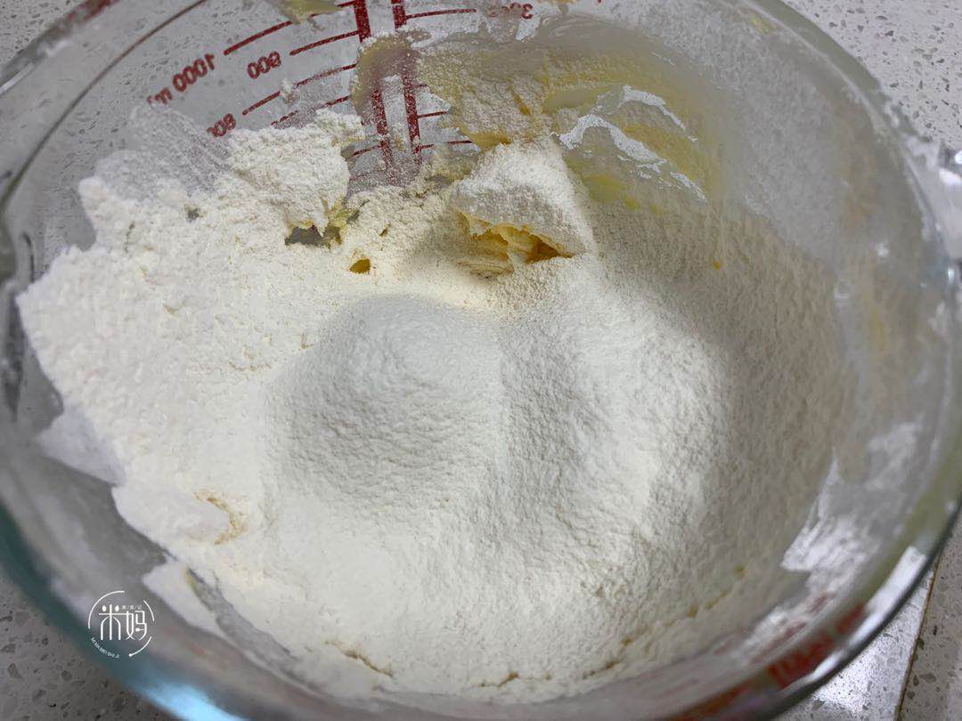 酥脆香甜的曲奇简单揉几下就可以,无需打发的曲奇做法