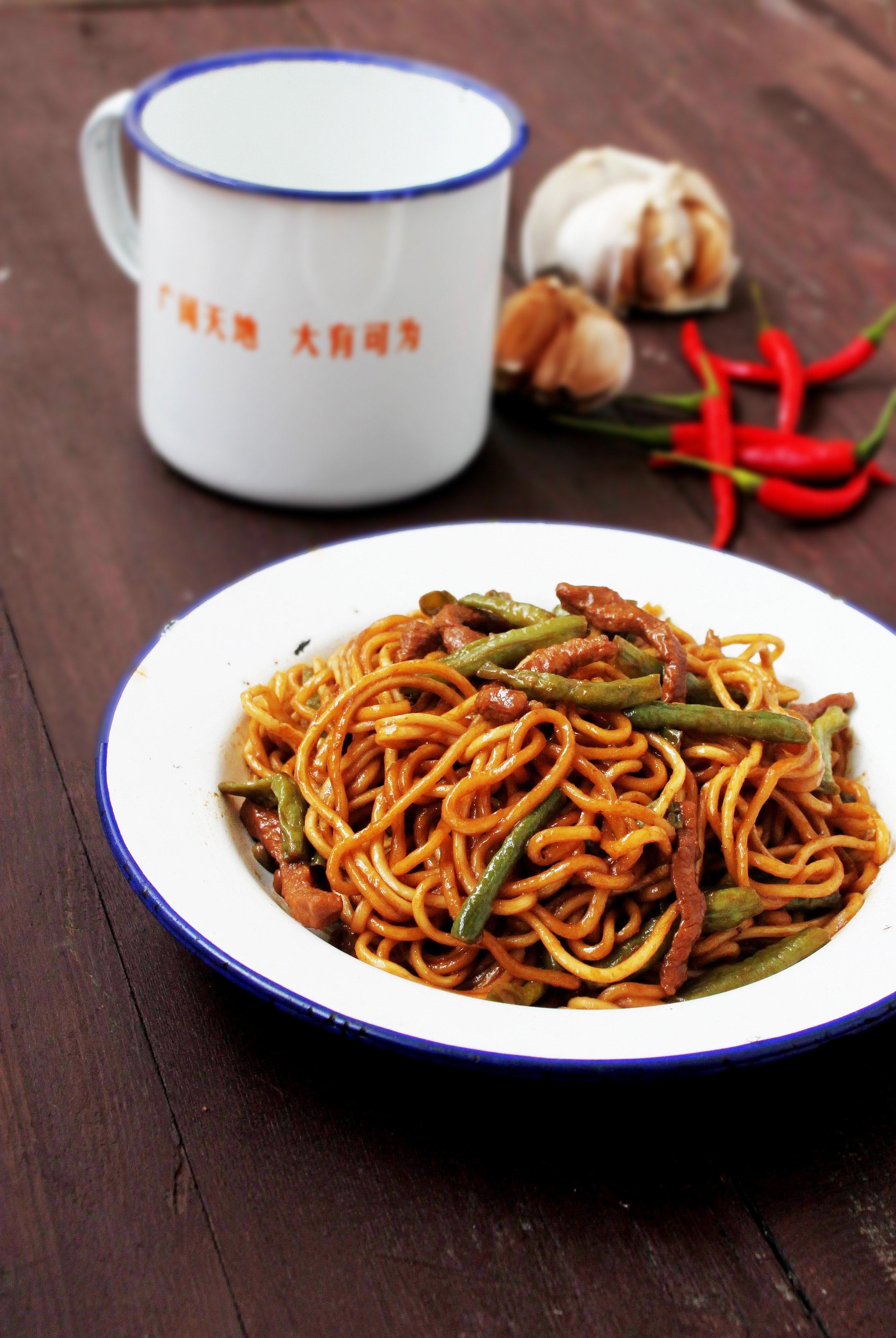 焖面时用干面要怎么做,焖面怎样做出了锅不粘