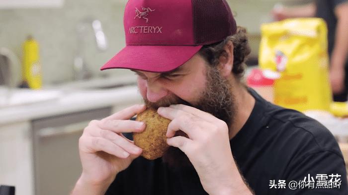 外国人作死炸蛋,老外炸鸡翅50次