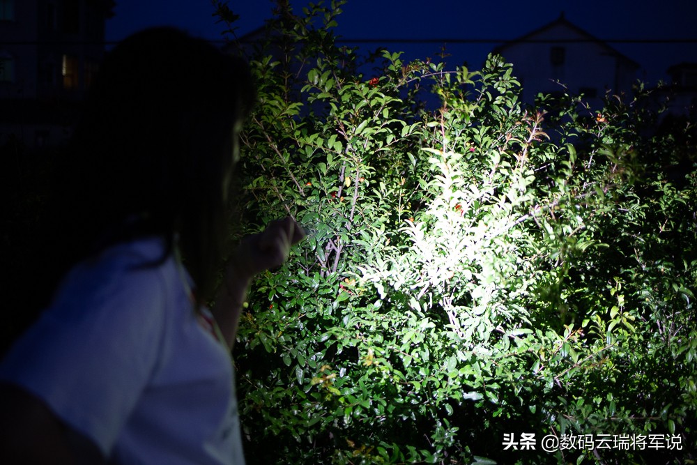 小有小的便利XTART2TypeC迷你可充磁吸式手电轻体验