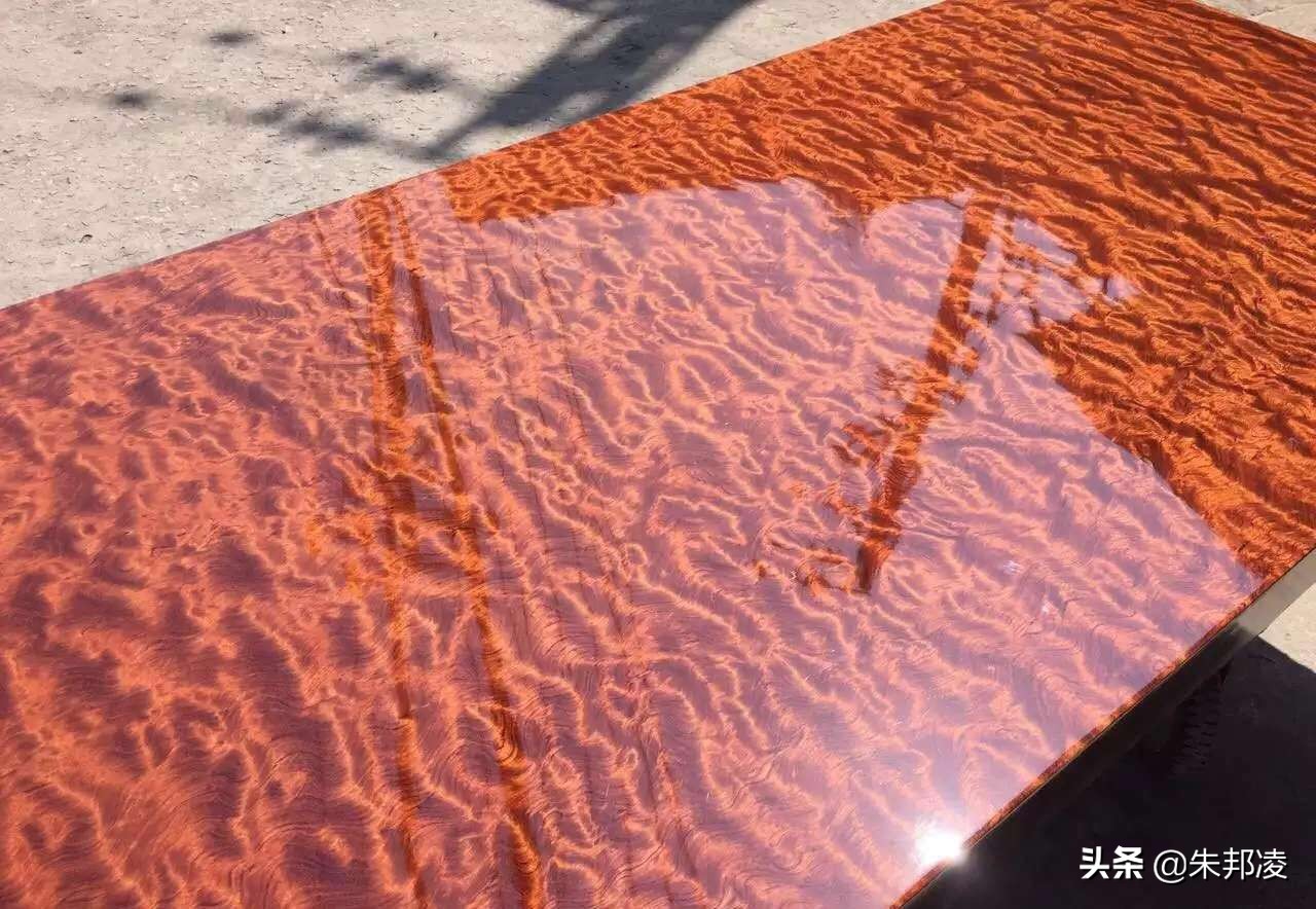 巴花大板成投资收藏新宠?原木来自3000年非洲树王,直径达两米