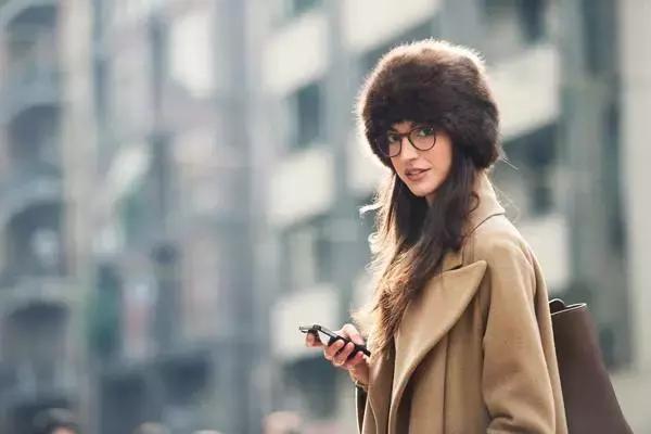 又好看也简单的大衣系法,火到烂大街的大衣时尚的穿搭方法