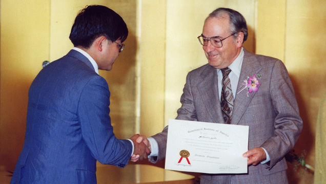 碧玺神奇,天然碧玺和琉璃碧玺