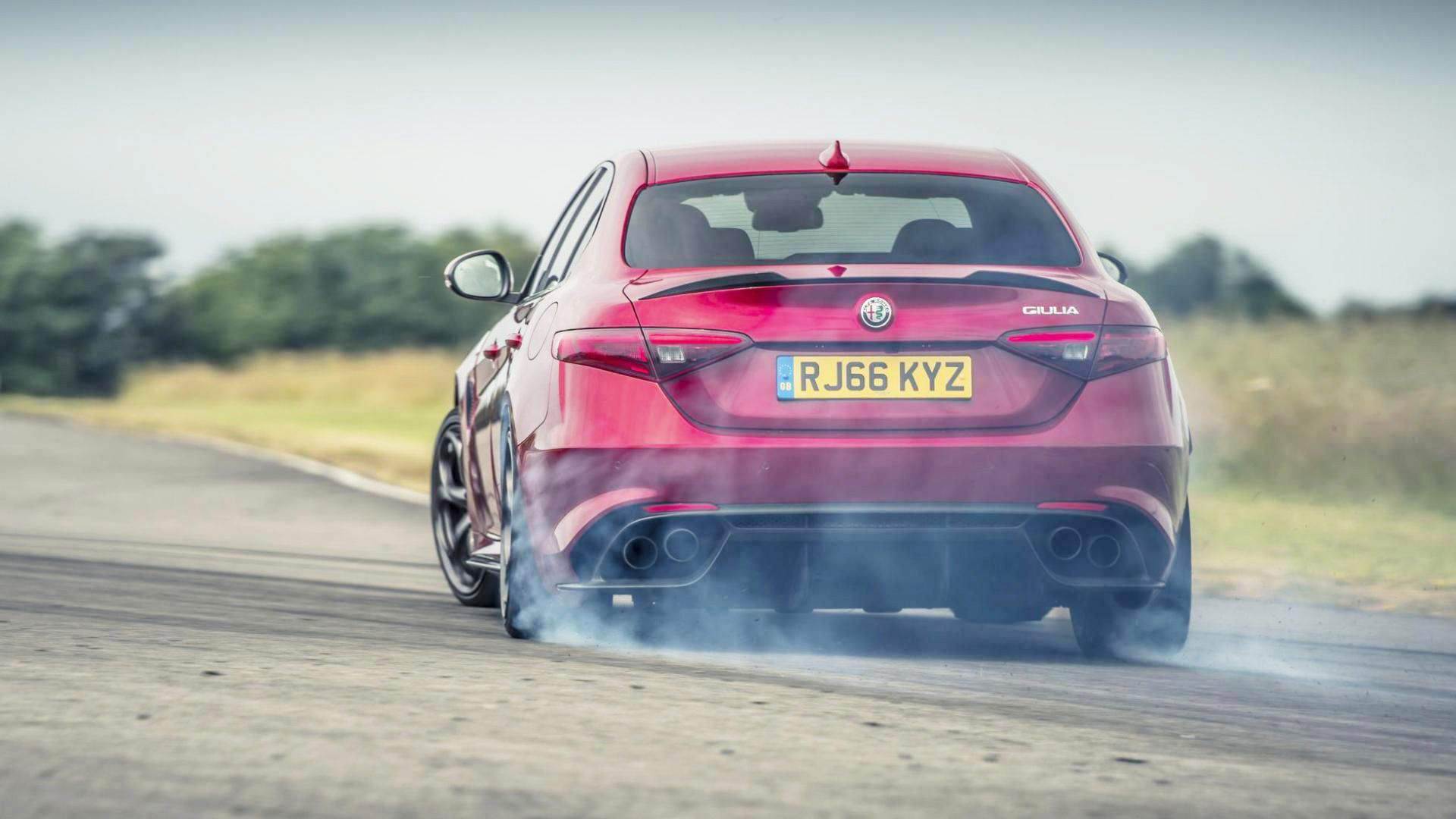 好车为什么跑起来不飘,好车为什么都宽