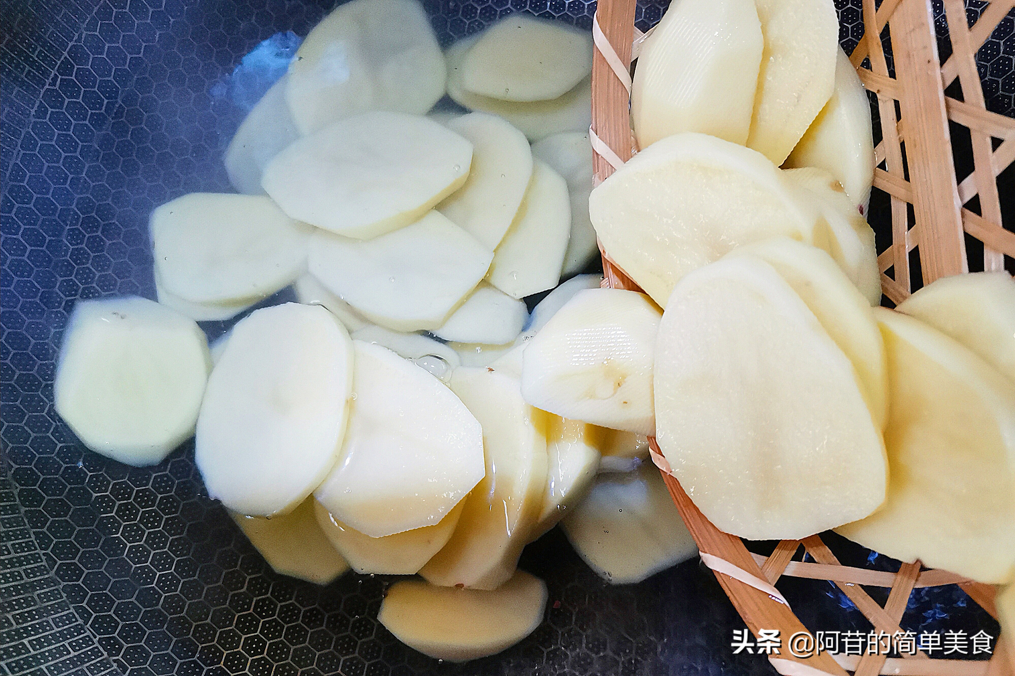 小虾配什么炒好吃,小鱼小虾焖土豆