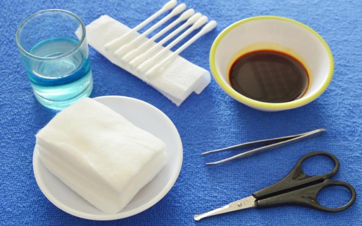 怎么防止狗狗跑脚磨破出血,狗狗脚磨破皮出血处理方法