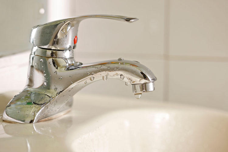 水龙头出水不均匀解决小妙招,家用水龙头滴水的解决办法