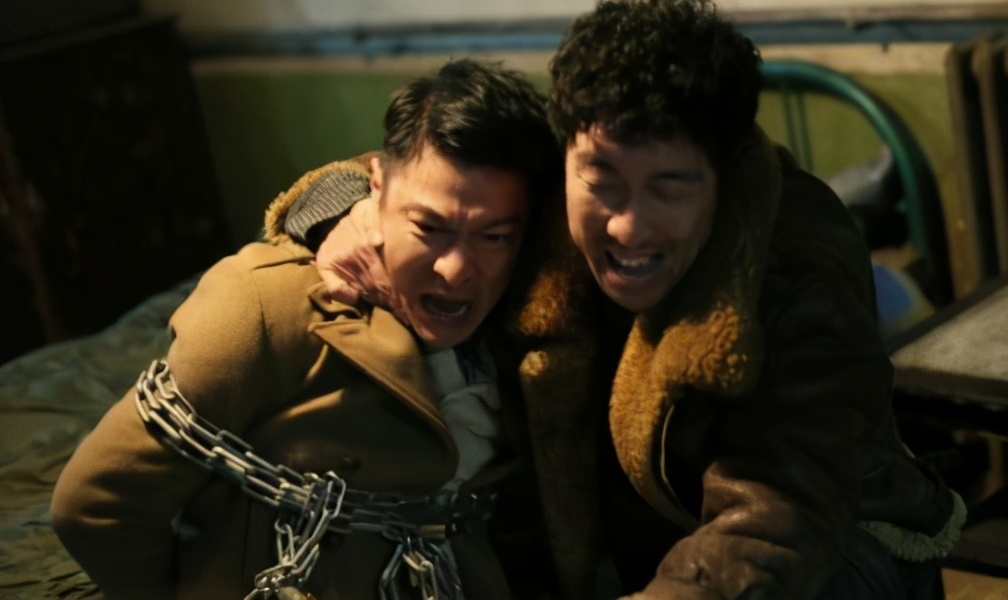 入行20年，跟刘德华搭档一坏成名：王*源千**值6180万片酬吗？