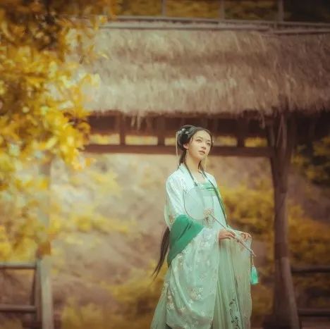 不染世俗的古风女头真人,有意境古风女头真人版