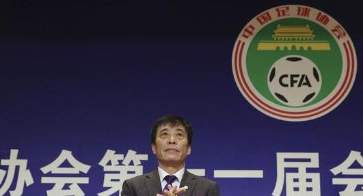 李铁留任国足帅位最合理的选择,国足集训李铁将征召最强阵容