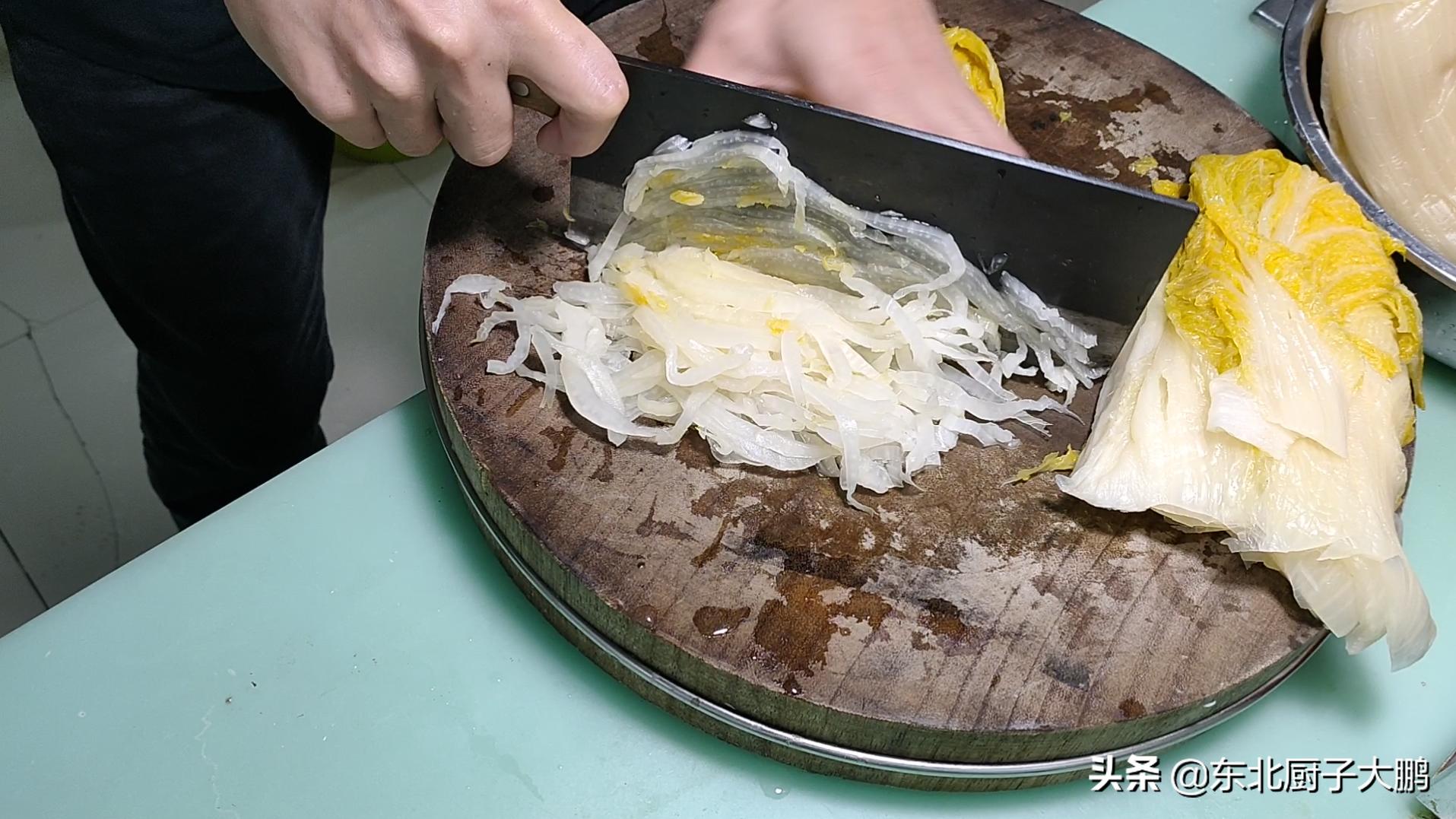 农村大锅杀猪烩菜,东北杀猪烩菜