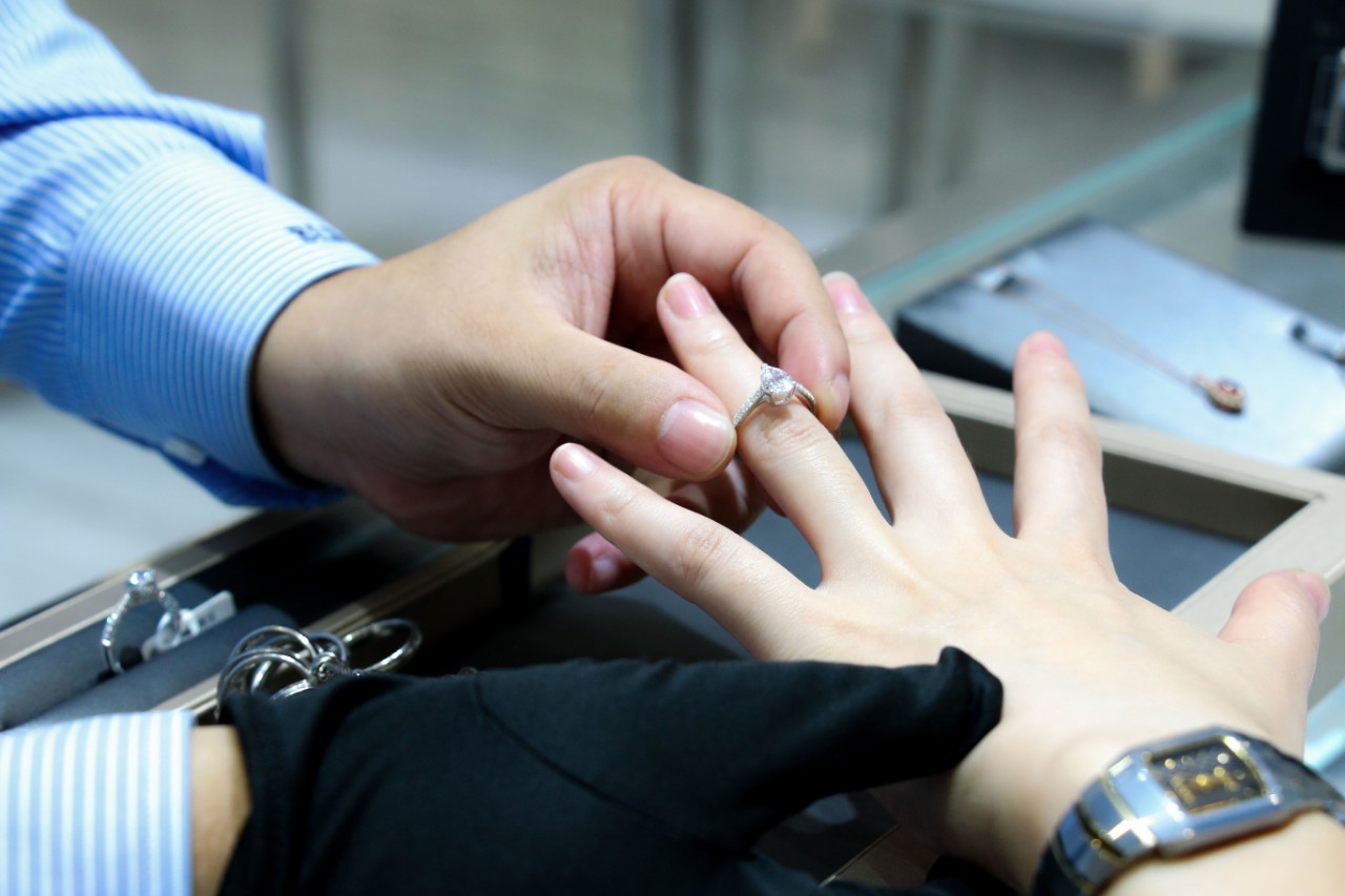 不要小看非漂IT男，他可能会进化成珠宝老板