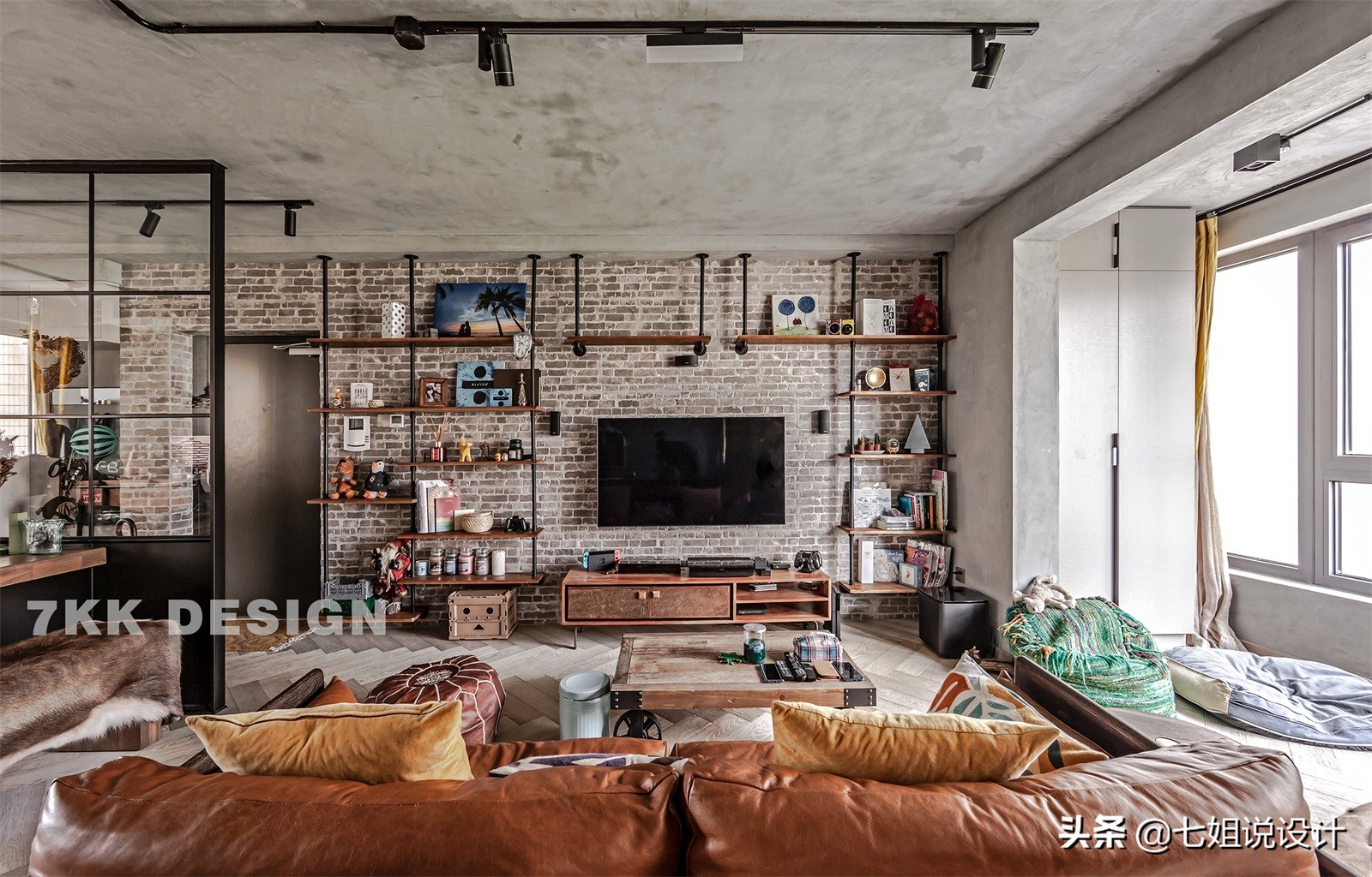 新梅共和城100m²工业风：大胆裸装，冷暖碰撞，演绎粗犷文艺之家