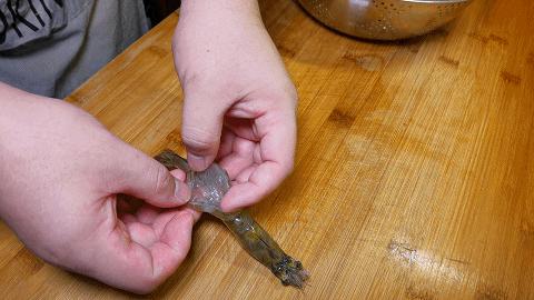 油焖大虾最正宗的做法最简单,油焖大虾正确做法调料