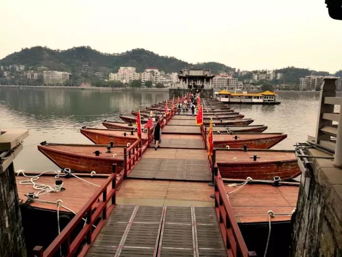 读行潮州(4)|走过这座桥,为你铺条路