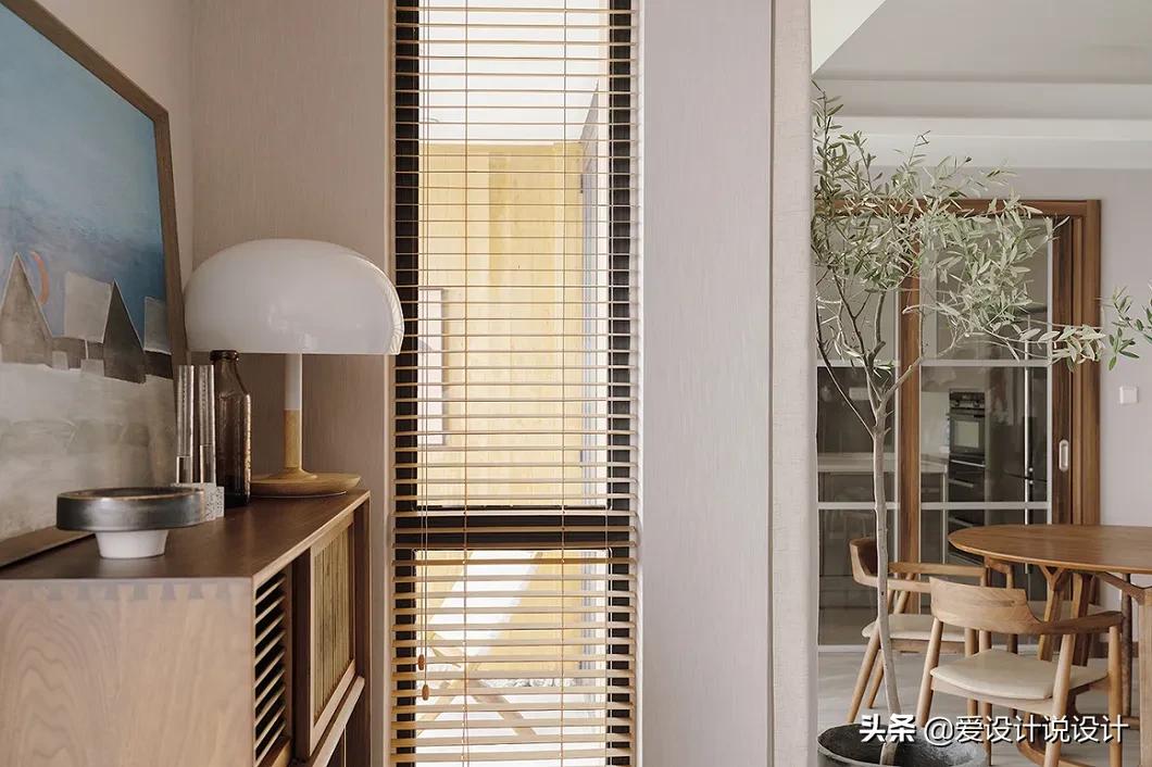 原木是让人清新脱俗的风格,现代简约和原木风混搭