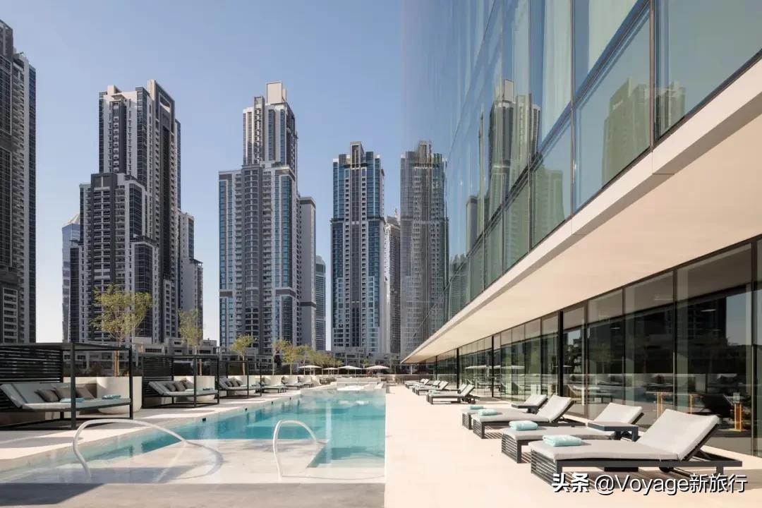 不可多得的扎哈遗作，这家最新开幕的未来感酒店，仿佛睡在酷炫的太空飞船里！