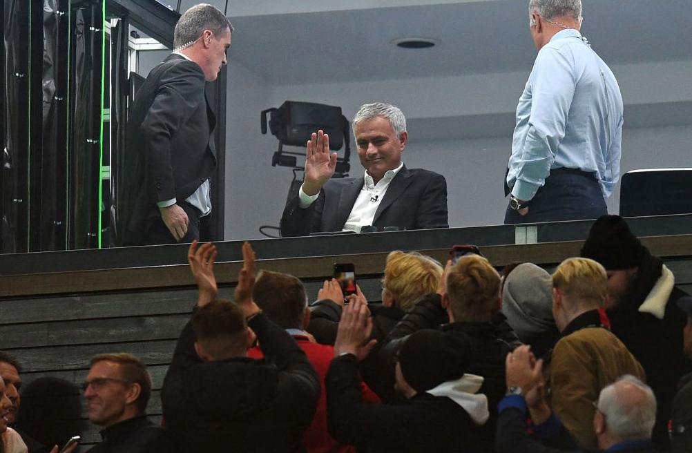 曼联球迷看台穆帅,曼联球迷喊穆里尼奥