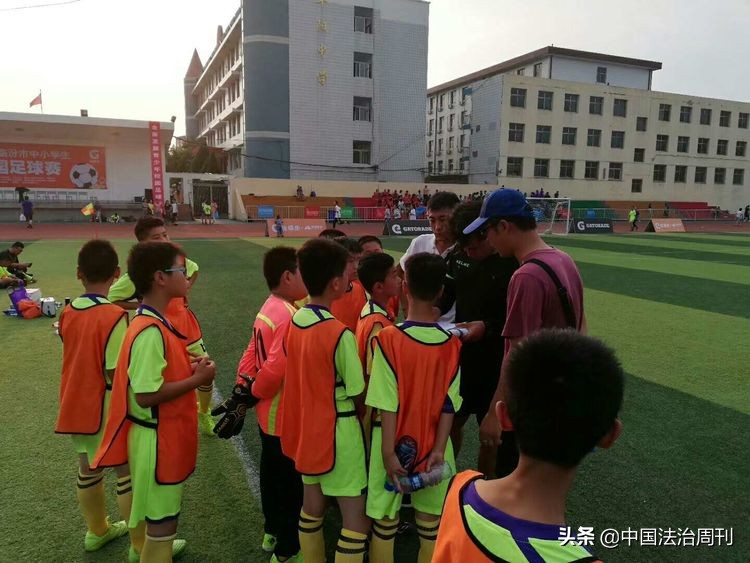 临汾市首届校园足球联赛，曲沃县实验小学足球队首日战报