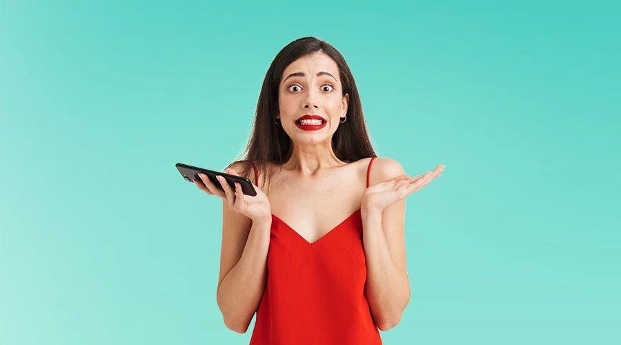 “发信息”老外不说sendmassage！刷屏不能说成brushscreen！