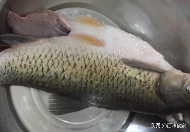 草鱼最好吃的做法不红烧不加水,美食草鱼这样做鲜嫩入味香辣过瘾