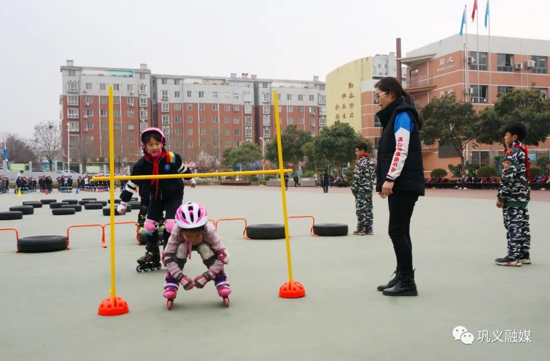 孩子放学没时间接要放弃工作吗,小孩放学没时间接有什么办法