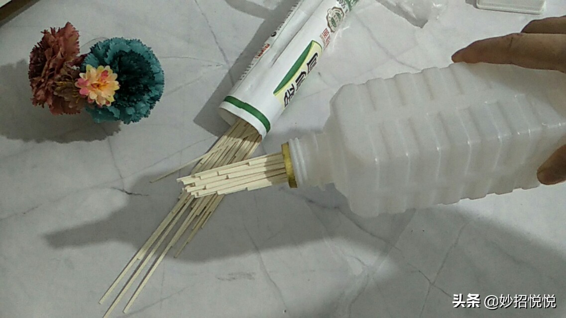 长虫子的面还可以吃吗,长虫的面条还能吃吗