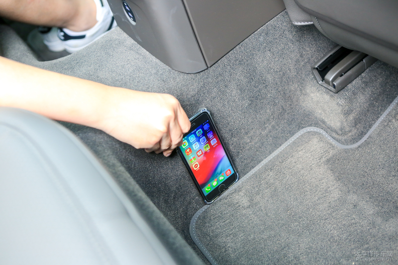 2019款保时捷macans运动suv之选 (2022款保时捷macan s深度试驾2.9t)