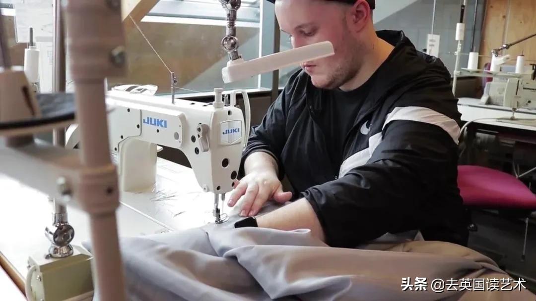 他以一己之力，让UAL的毕业典礼变成“女装大佬”的异装盛会