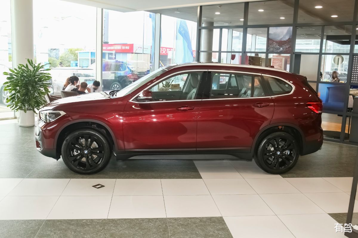 新款宝马x1三缸车主真实感受,2013款宝马x1四缸2.0t值得买吗