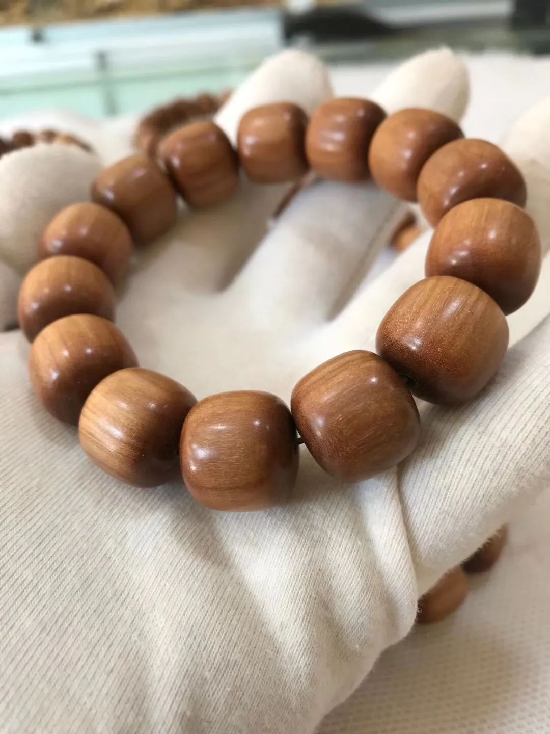 带点香味不掉色的手串有哪些,带香味比较好盘的手串