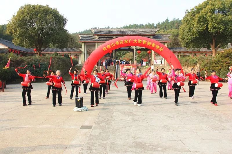 穹窿山风景区：金猪绘新春年味快乐过传统新年！