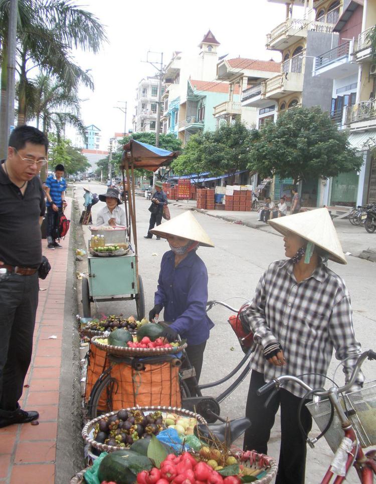 来中越边界做大生意赚大钱的越南阿妹靓靓闷声发财！