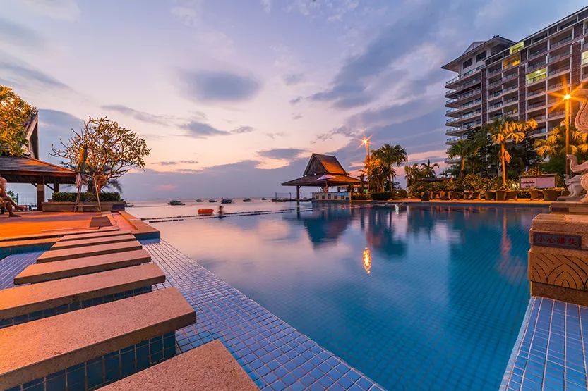 六悦·海尚湾畔酒店,入住海景房与大海零距离,户户阳台大浴缸