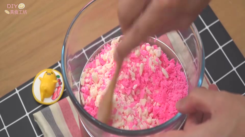 干草莓巧克力怎么做,草莓巧克力零食