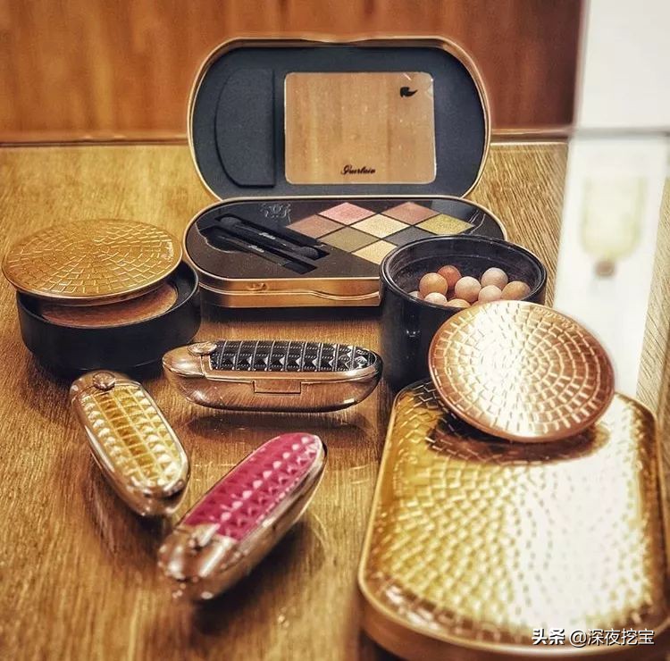 圣诞限定彩妆排行榜第一,盘点大牌彩妆圣诞限量版