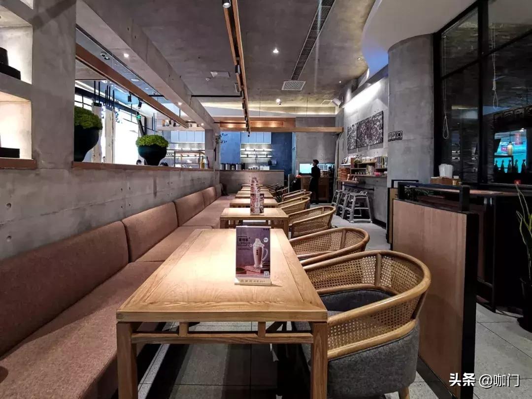 日单1200杯，这个上市火锅品牌要和喜茶对着干