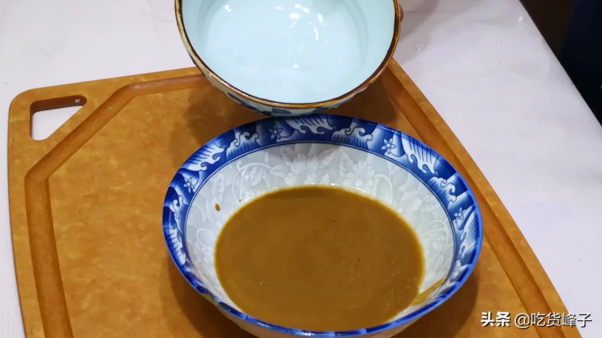 用油调芝麻酱的方法,调芝麻酱千万别直接用水