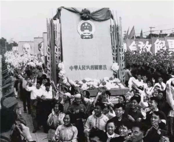 法治兴邦立宪时刻