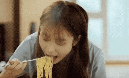 出门灌了瓶热水,打开时就凉了咋办?用它24小时开盖还“烫嘴”